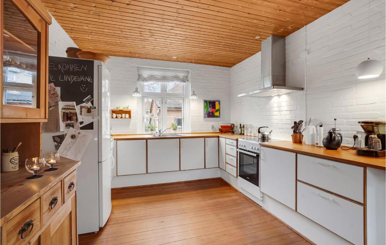 Lovely Home In Sonderborg With Kitchen 外观 照片