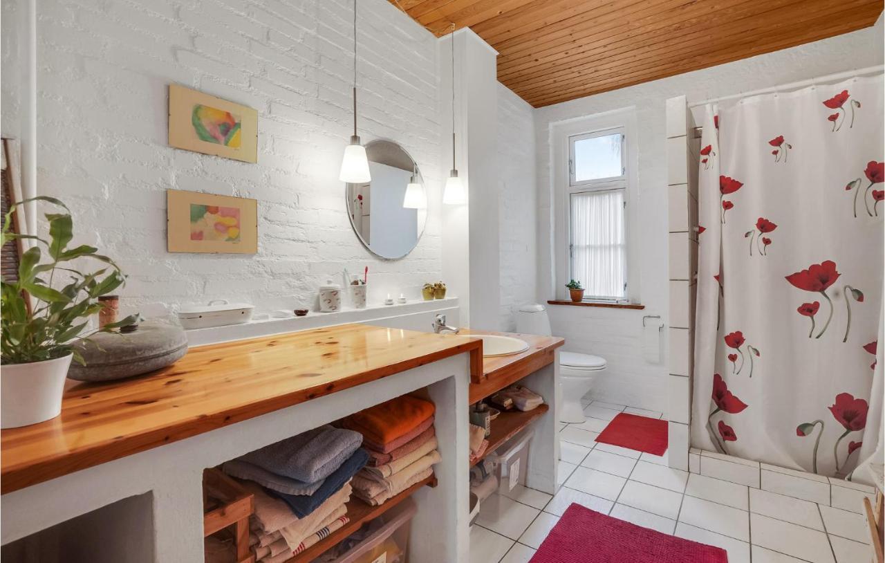 Lovely Home In Sonderborg With Kitchen 外观 照片