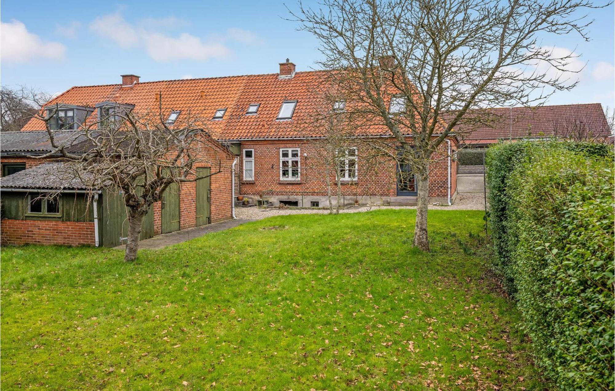 Lovely Home In Sonderborg With Kitchen 外观 照片