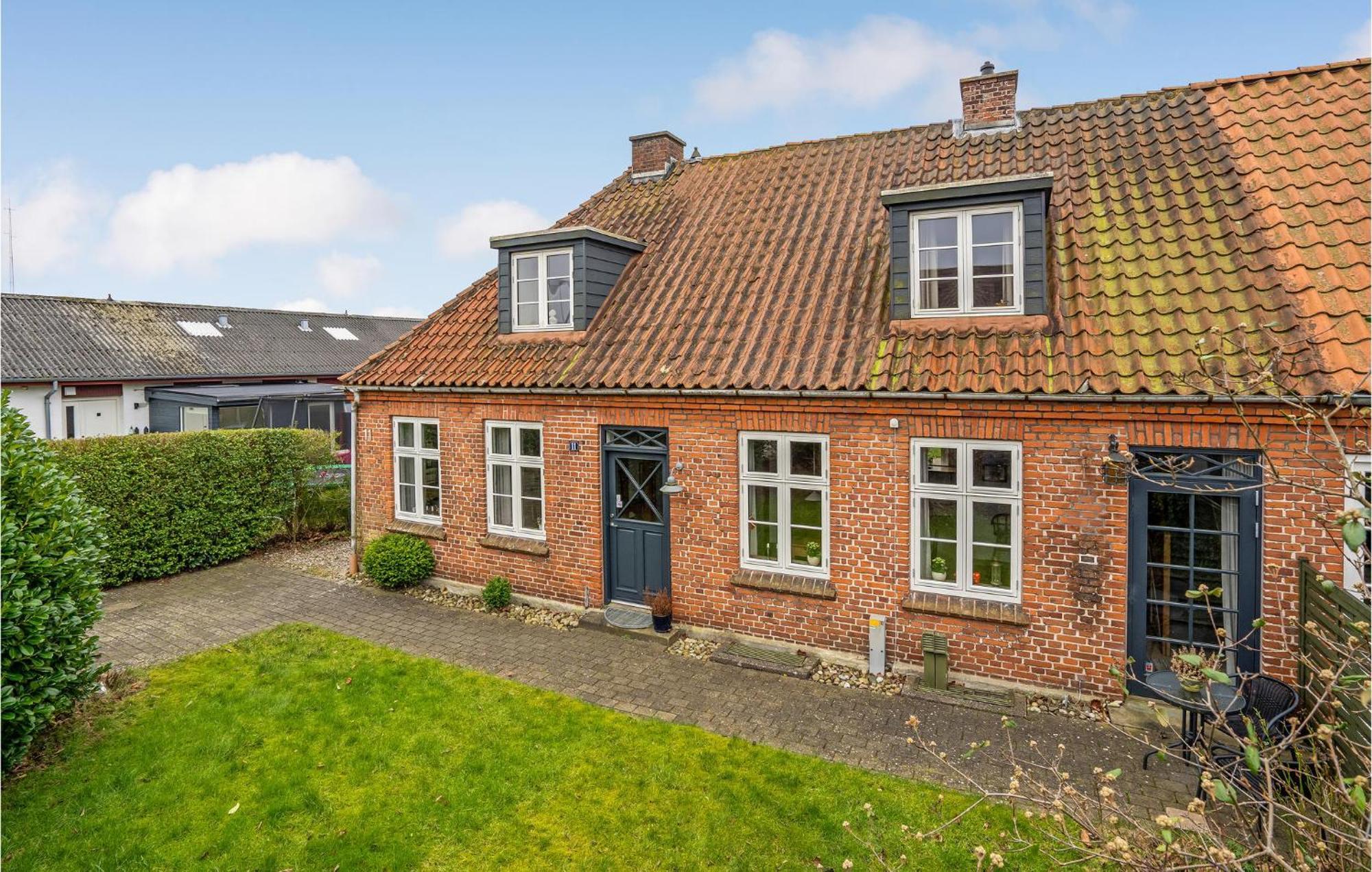 Lovely Home In Sonderborg With Kitchen 外观 照片